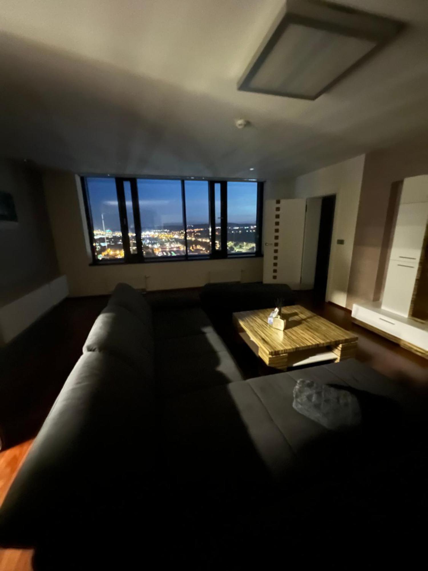 Az Tower Apartment *