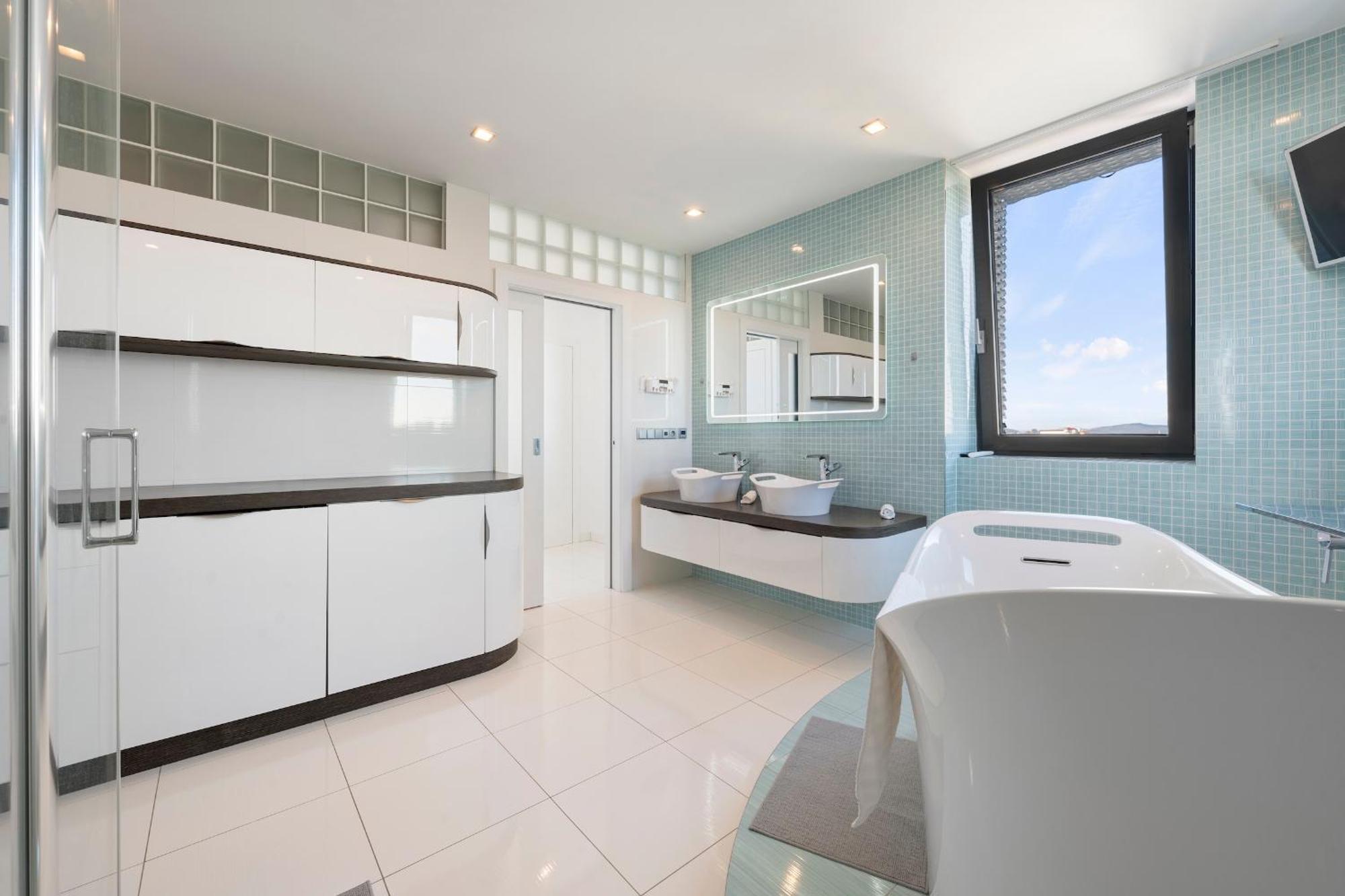 Az Tower Apartment *