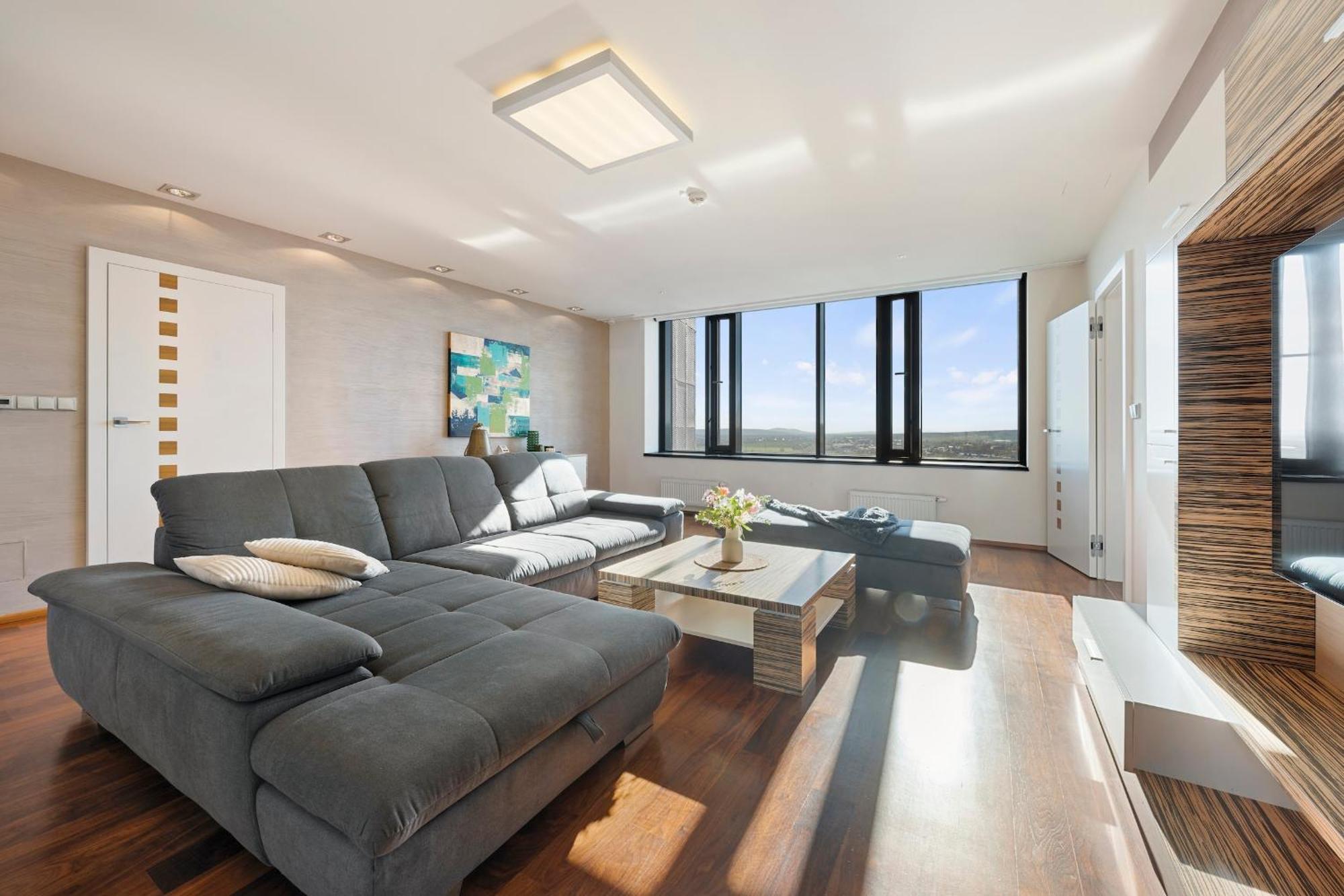 Apartment Az Tower *