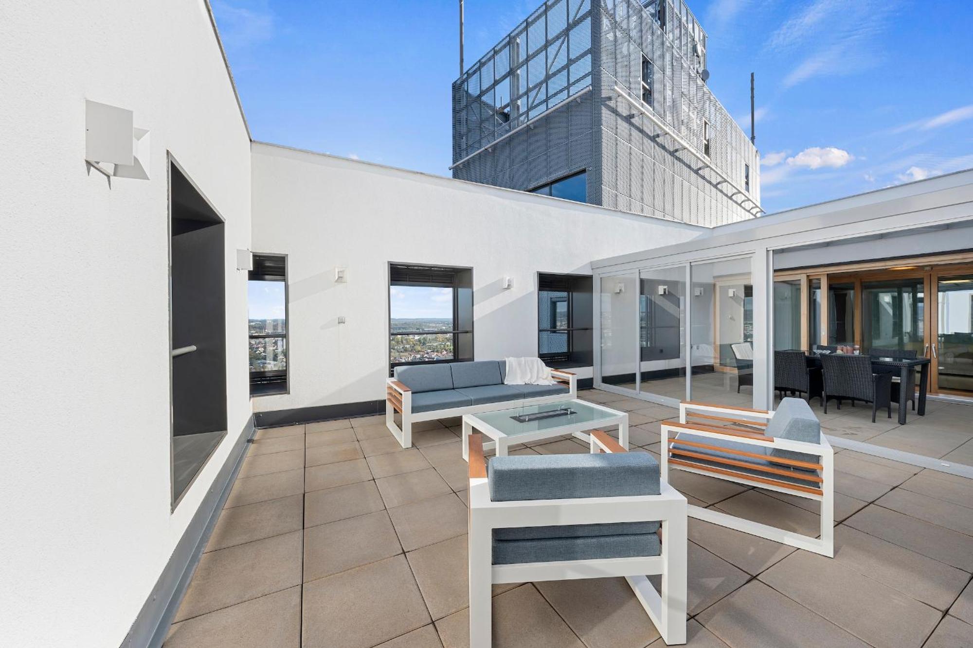 Az Tower Апартаменти Брно